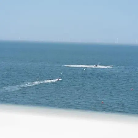 Luxury Duplex Penthouse On The Beach With Panoramic Sea Views Herne Bay Exterior photo